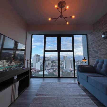 Cosmopolitan APT 1407, 5 Star Facilities, 15m SJO Airport, Parking, Pool, Gym San Jose  Bagian luar foto