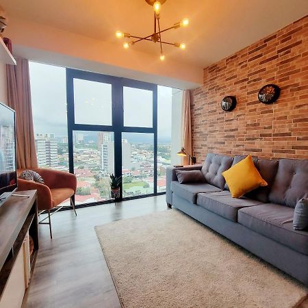 Cosmopolitan APT 1407, 5 Star Facilities, 15m SJO Airport, Parking, Pool, Gym San Jose  Bagian luar foto