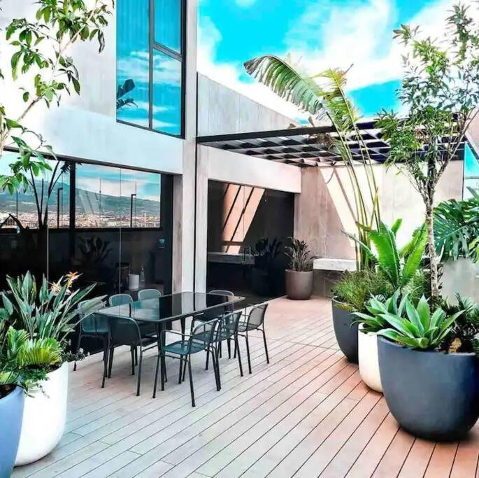 Cosmopolitan APT 1407, 5 Star Facilities, 15m SJO Airport, Parking, Pool, Gym San Jose  Bagian luar foto