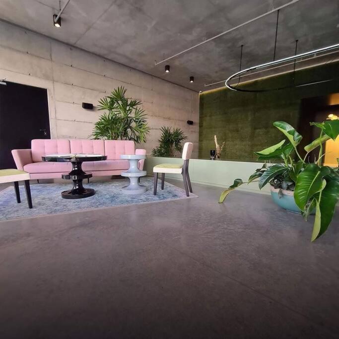 Cosmopolitan APT 1407, 5 Star Facilities, 15m SJO Airport, Parking, Pool, Gym San Jose  Bagian luar foto