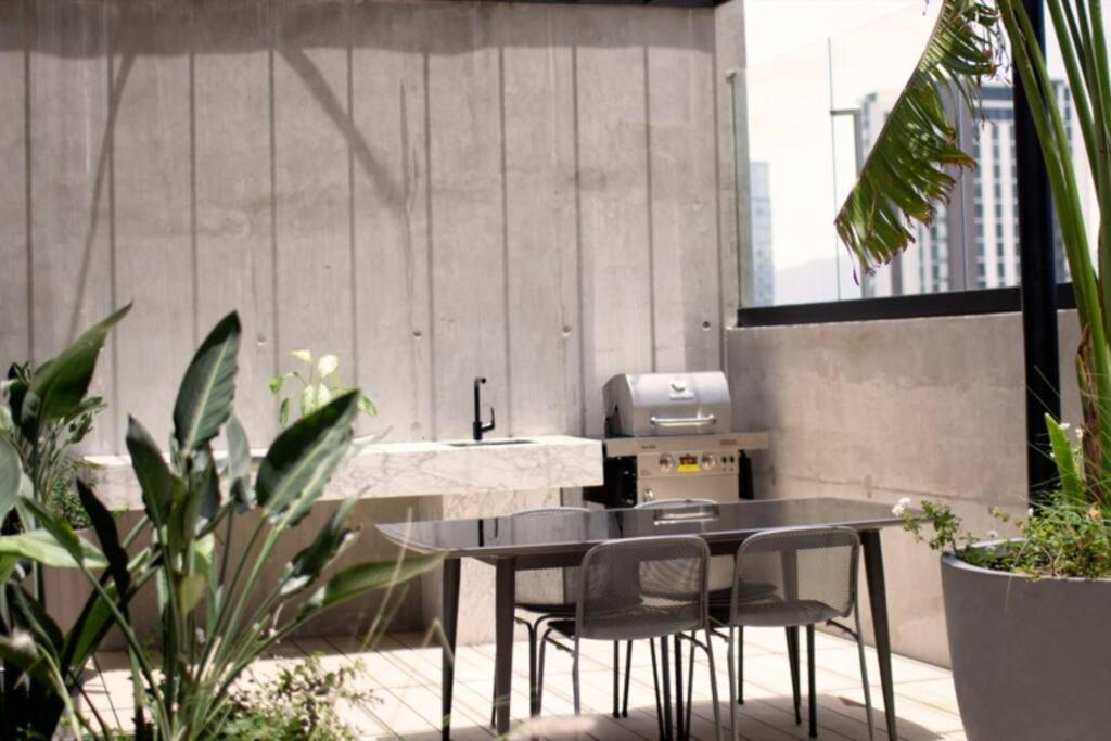 Cosmopolitan APT 1407, 5 Star Facilities, 15m SJO Airport, Parking, Pool, Gym San Jose  Bagian luar foto